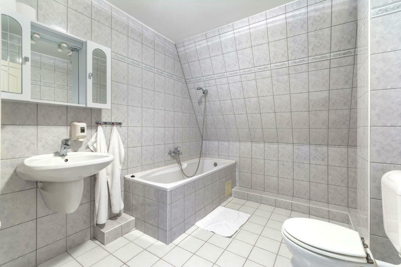 Kikelet Club Hotel Miskolc Kültér fotó